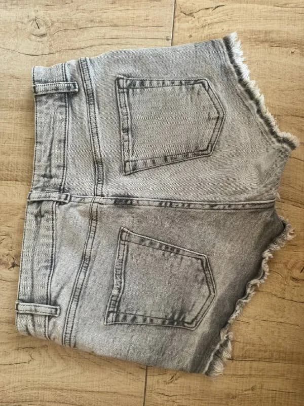Продам шорты — Батуми — 20 ₾