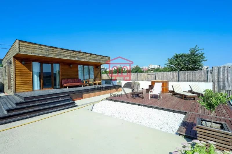 900 м²: — Тбилиси — 2,200 $