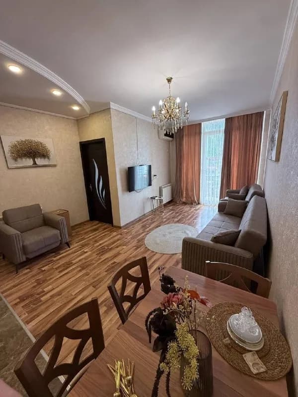 1+1 по улице Такаишвили, 36 — Батуми — 550 $