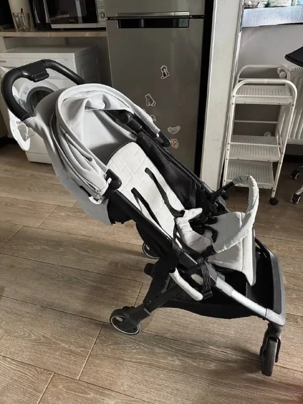 Chicco от 1-4 лет, в хорошем состоянии легкая 8кг — Батуми — 100 ₾