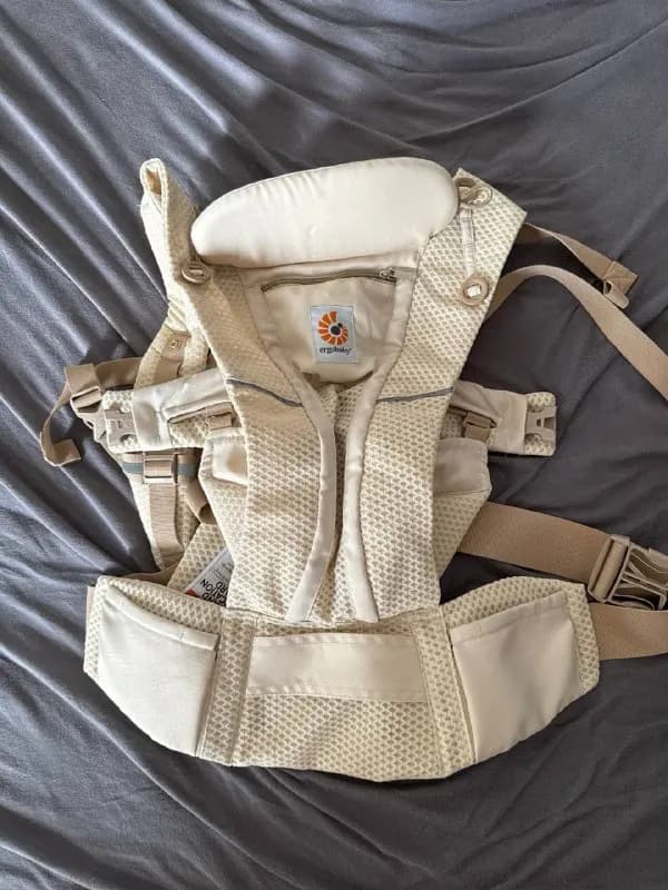 Ergobaby. Попробовали 1 раз, дочке не зашло. — Батуми — 90 ₾