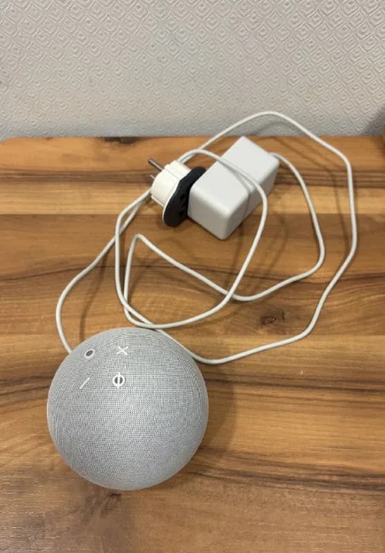 Amazon Echo Dot 5th Gen — Батуми — 90 ₾