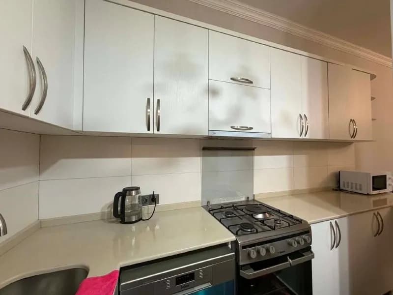 1+1 по улице Бараташвили, 36 — Батуми — 800 $