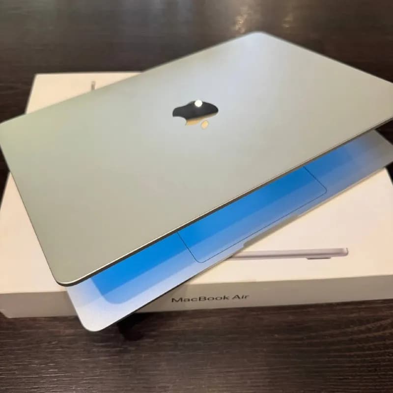 MacBook Air 13 M5 16/512Gb Silver, любые проверки с вашей стороны, комплект полный магазинный. — Батуми — 3 100 ₾