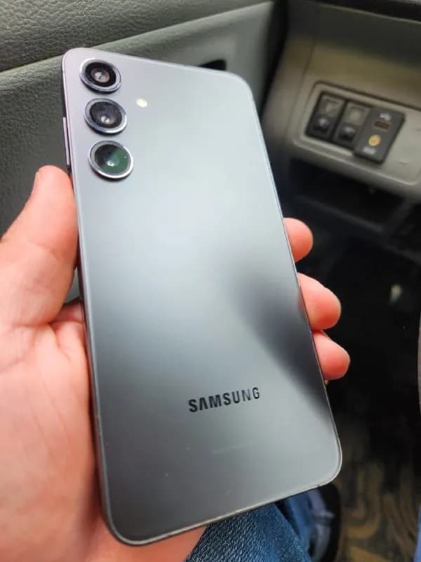 Samsung Galaxy S24+ — Батуми — 880 ₾
