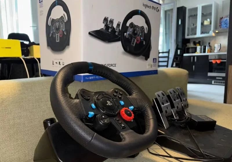 logitech g29 с кпп и педалями, абсолютно новый, использовался пару раз. — Тбилиси — 400 ₾