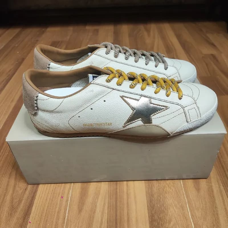 Golden Goose премиальной линейки True-Star 43 р-р. Обувь ни разу не надевалась, внутри родные формод — Тбилиси — 1 400 ₾
