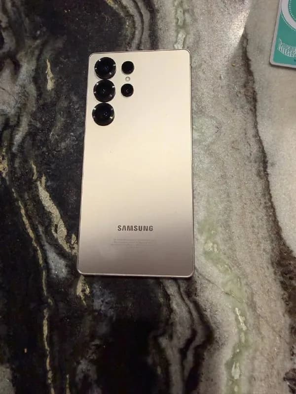Samsung Galaxy S25 Ultra на iPhone 16 Pro Max. Рассматриваю прямой обмен. Телефон в отличном состоян — Тбилиси