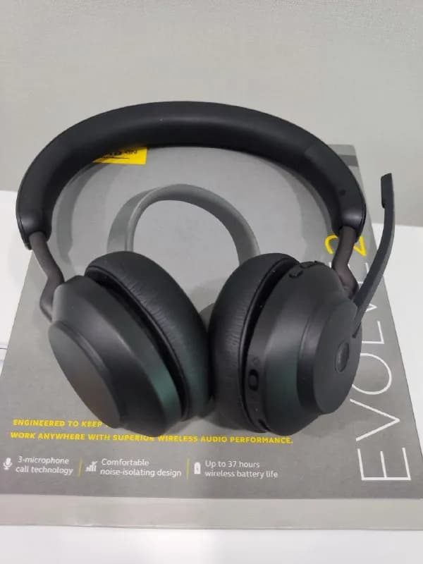 Jabra Evolve2 65 Stereo — беспроводная гарнитура для работы, полный комплект — Батуми — 380 ₾