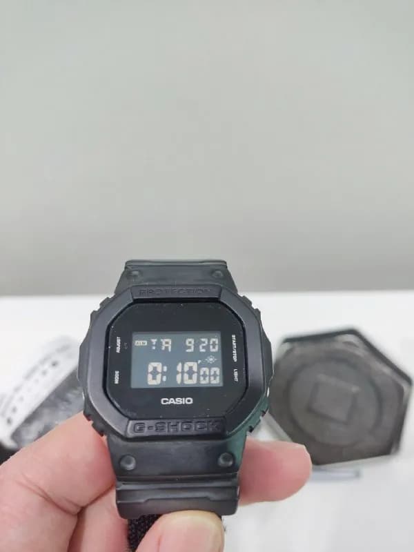 Casio G-Shock DW-5600BBN-1 — оригинал, ремешок CORDURA, полный комплект — Батуми — 170 ₾