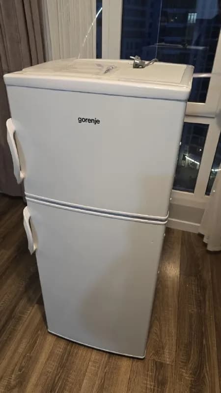 60×110 и 80×120 по 100 лар, холодильник небольшой новый 125 ×56 ×50 марки gorenje 350 лар, стол обед — Батуми — 100 ₾