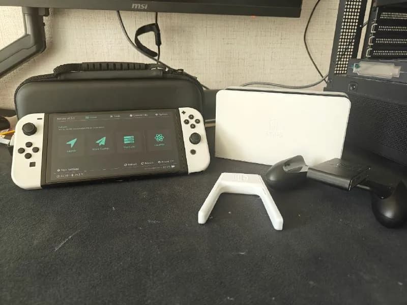Nintendo Switch OLED, чипированная (в систему оригинальную не заходил вообще, должна быть не забанена — Батуми — 700 ₾