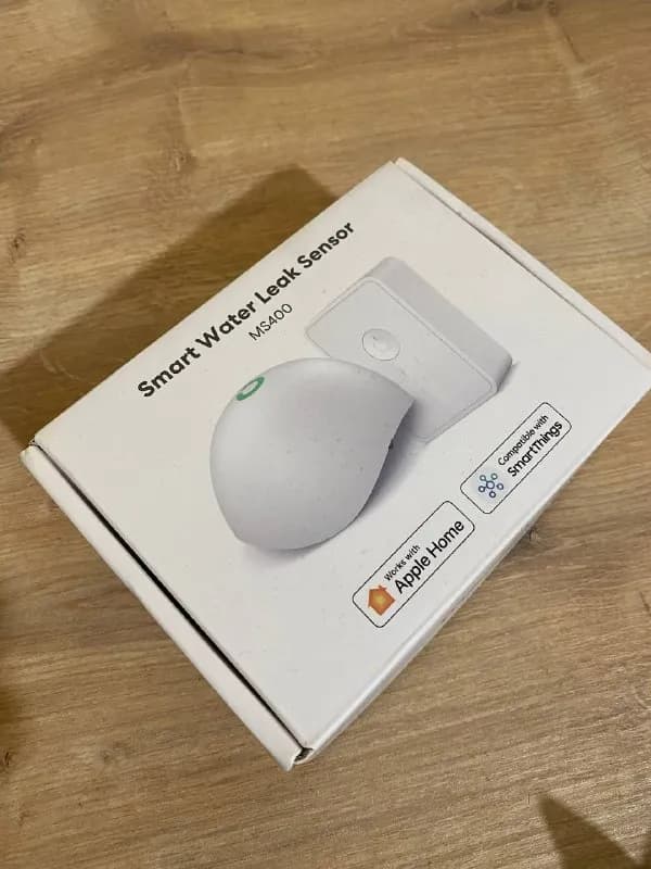 Matter, в комплекте хабом, бренд Meross. Работает с Apple HomeKit. Наверное работает и с другими сис — Батуми — 110 ₾