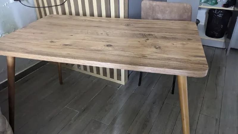 Большой стол (слегка шатается), самовывоз — Батуми — 50 ₾