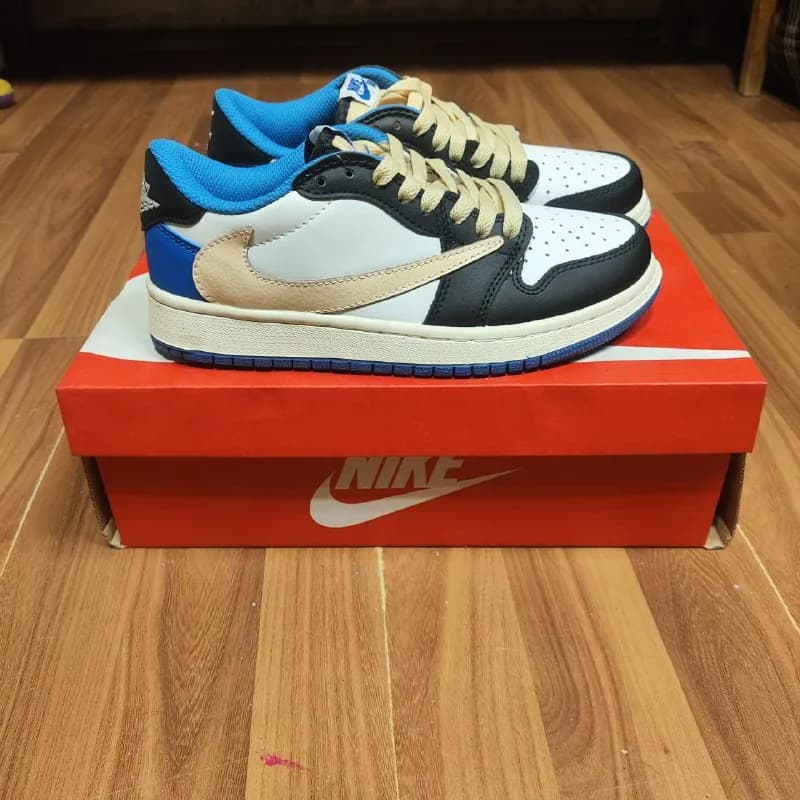 AAA) кроссовок Air Jordan 1 Retro Low Travis Scott Fragment 38 р-р. Обувь абсолютно новая, ни разу н — Тбилиси — 150 ₾