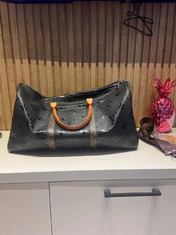 LV, как новая — Батуми — 150 ₾