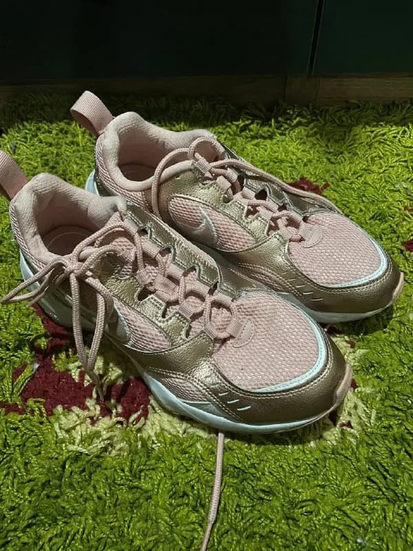 Nike: — Батуми — 370 ₾