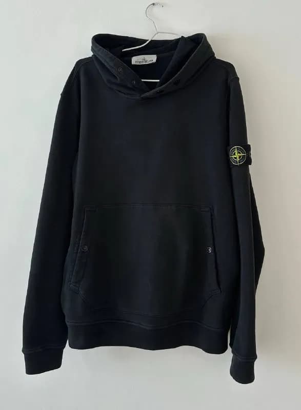 1. Stone Island — Батуми — 250 ₾