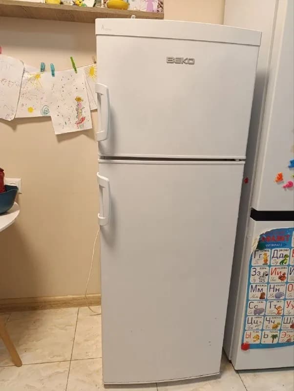 Холодильник б/у — Батуми — 250 ₾