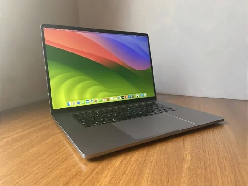 Macbook pro 2019 i7/16/1TB — Тбилиси