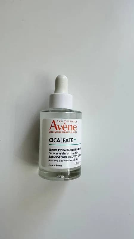 1. Сыворотка восстанавливающая для лица Avene cicalfate+ 30 лари (использовала 2 раза) срок годнос — Батуми — 30 ₾