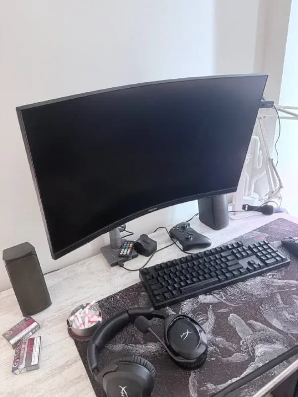 27» Samsung Odyssey G5 (G55C) 2K 165Hz + Кронштейн и колонки — Батуми — 600 ₾