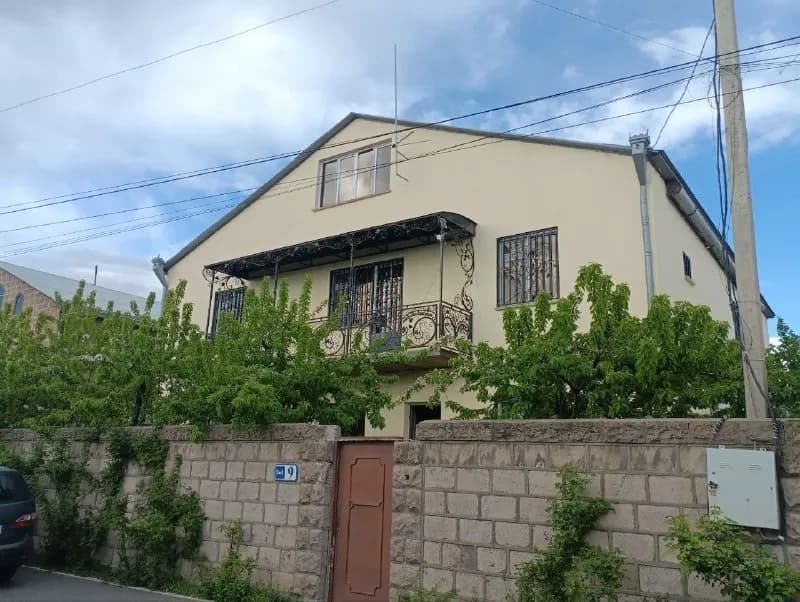2-х этажный дом — Ереван — 2 500 $