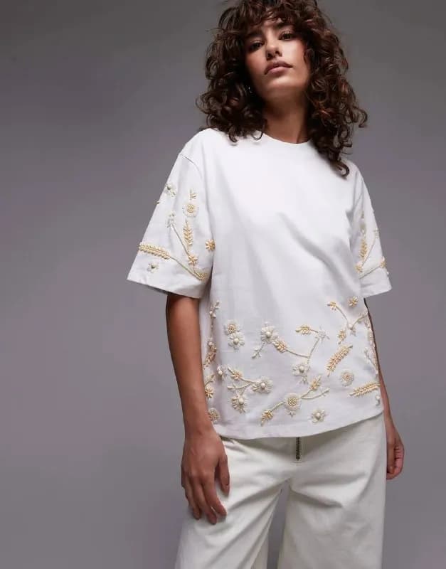 Topshop белая футболка с вышивкой и бусинами — Батуми — 65 ₾