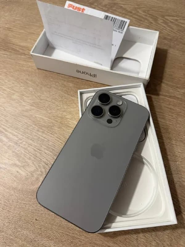 iPhone 15 Pro, 128 ГБ. Покупала в Швейцарии, пользовалась очень аккуратно. В эксплуатации чуть больш — Батуми — 1 700 ₾