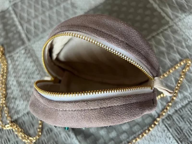 3000 рублей. Я ее продам за 10000 драм или 2000 рублей. Или обменяю на зеркало в ванную, может у ког — Ереван — 3,000 ₽