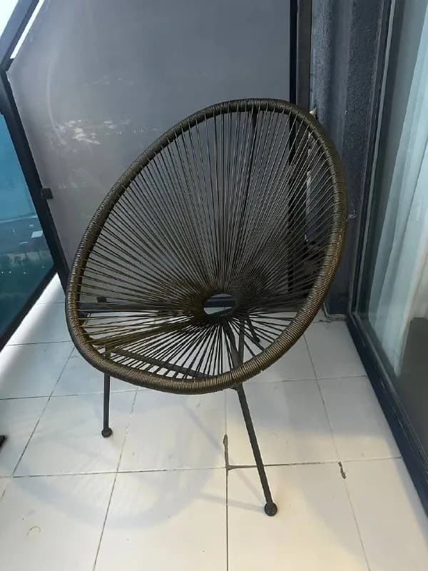 Два уличных стула — Батуми — 160 ₾