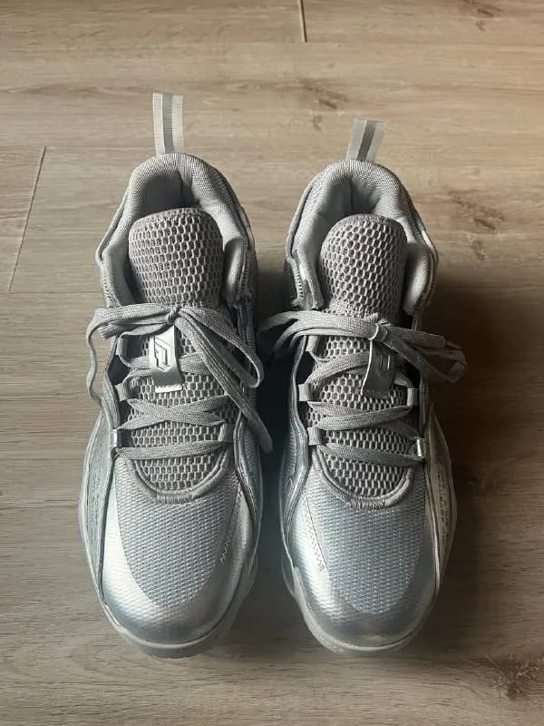 Adidas Dame 7 EXTPLY Silver Metallic — 200 GEL — Тбилиси — 200 ₾