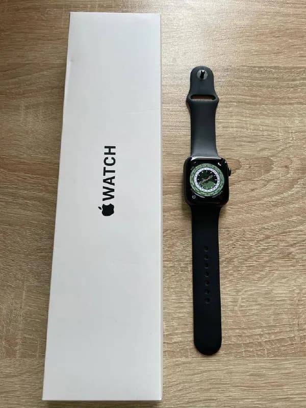 Apple Watch SE 44 mm Space Grey. В хорошем состоянии, 75000др. Локация Райком. — Ереван