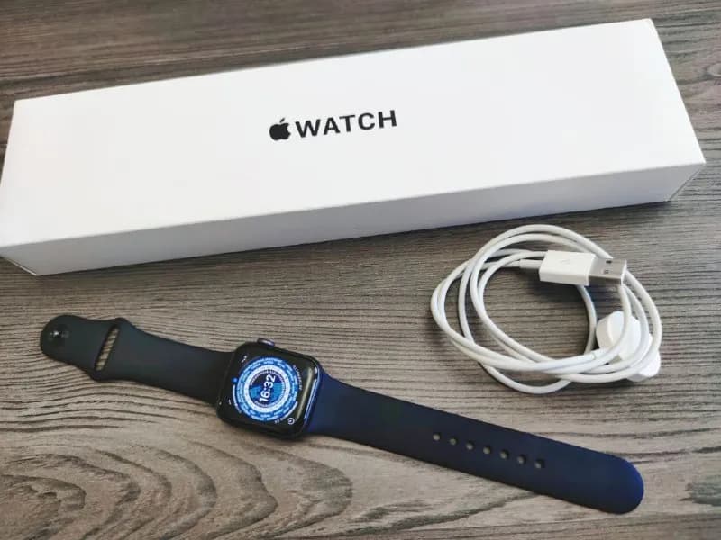 Apple Watch SE 40 mm — 65000 AMD — Ереван — 65 000 ֏