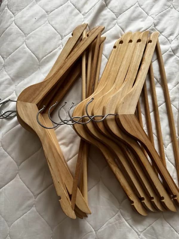 Деревянные вешалки с юска — Батуми — 15 ₾