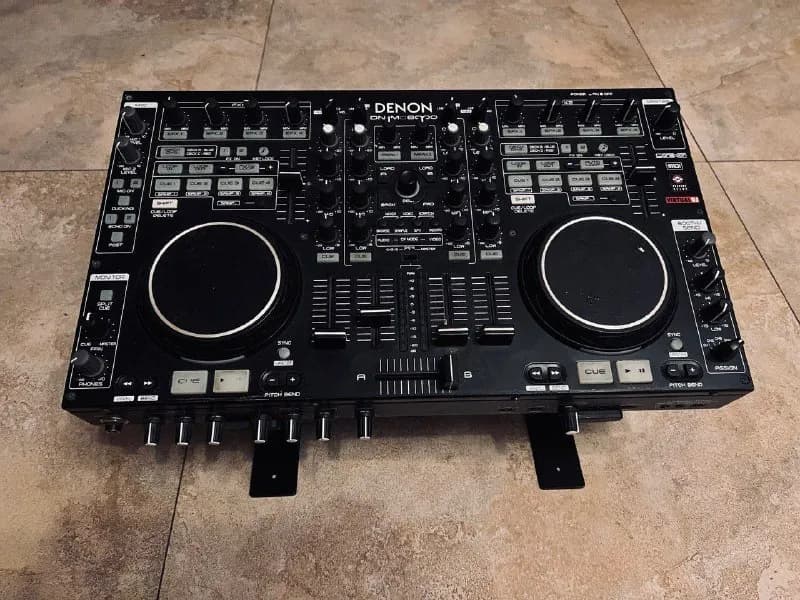235 $ (можно в драмах) — Ереван — 235 $