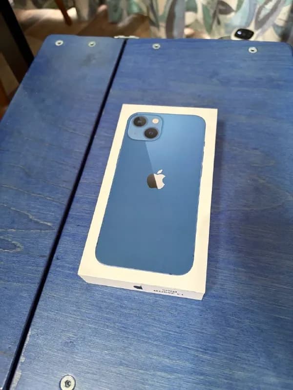 Iphone 13 256Gb в отличном состоянии, не вскрывался, не ремонтировался, с защитным стеклом. 700 лари — Тбилиси — 700 ₾