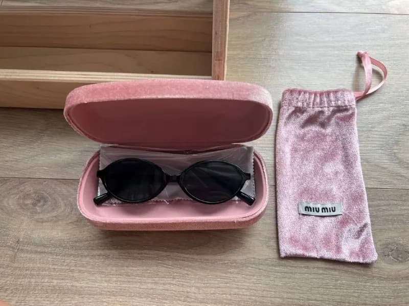 Очки Miu Miu в черном цвете — Тбилиси — 40 ₾