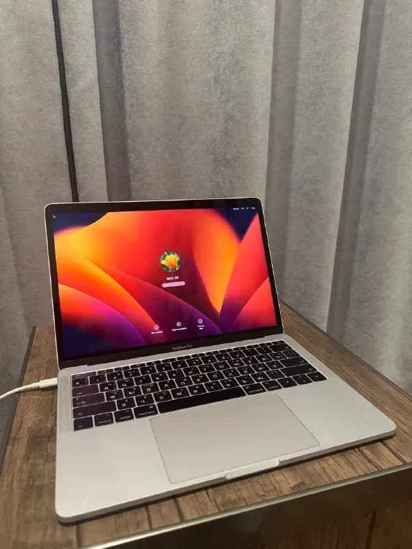 MacBook Pro 13, i5, 8/128 — Тбилиси — 350 ₾