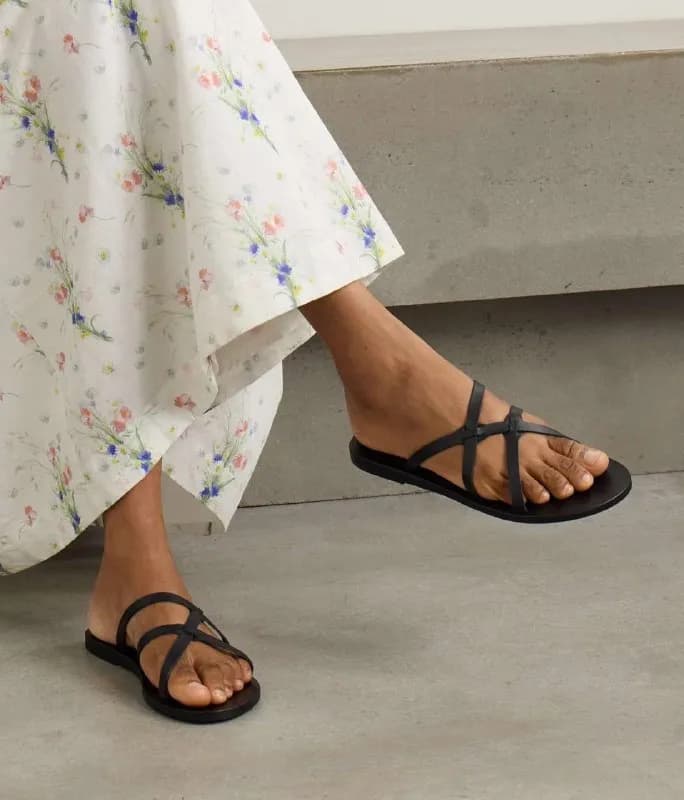 1. Кожаные сандалии Ancient Greek Sandals. Сделаны вручную в Греции, окрашены натуральными материала — Тбилиси — 180 ₾
