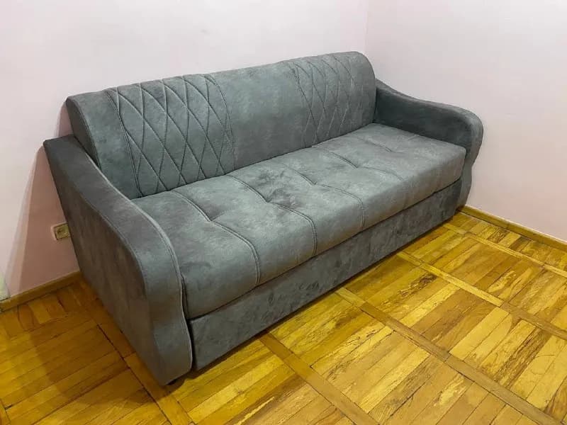 160.000 драм. Размеры спального места 182×127, в сложенном виде 206×88. — Ереван — 160 000 ֏