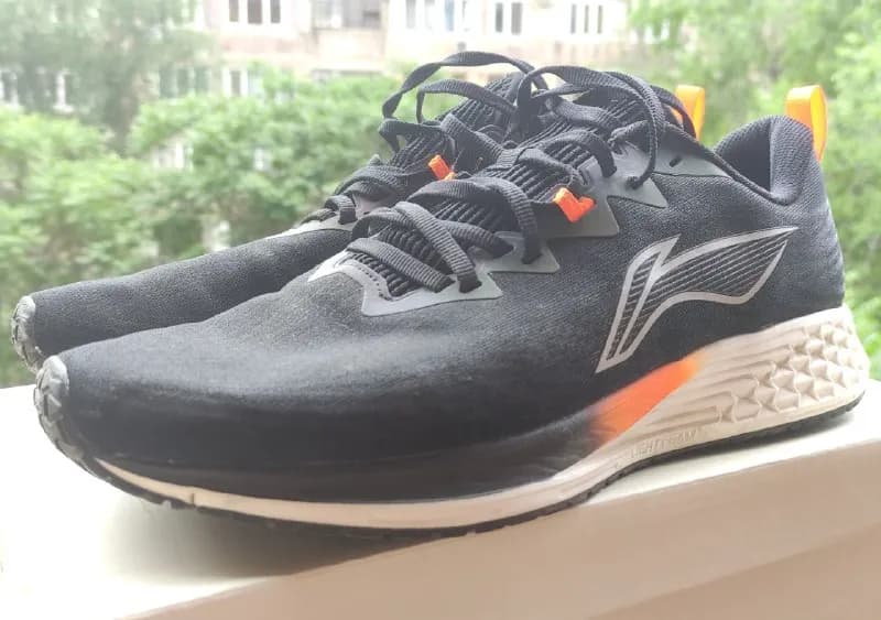 Li-ning (официальный поставщик спортивной одежды и экипировки для олимпийской сборной КНР), 45 (скор — Ереван — 50 $
