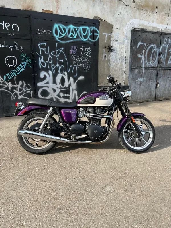 2012 Triumph Bonneville SE. В хорошем состоянии, готов к эксплуатации. Редкий цвет Royal Purple. Отл — Батуми — 5 000 $
