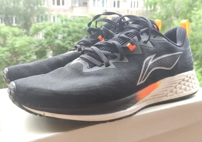 Li-ning (официальный поставщик спортивной одежды и экипировки для олимпийской сборной КНР), 45 (скор — Ереван — 50 $