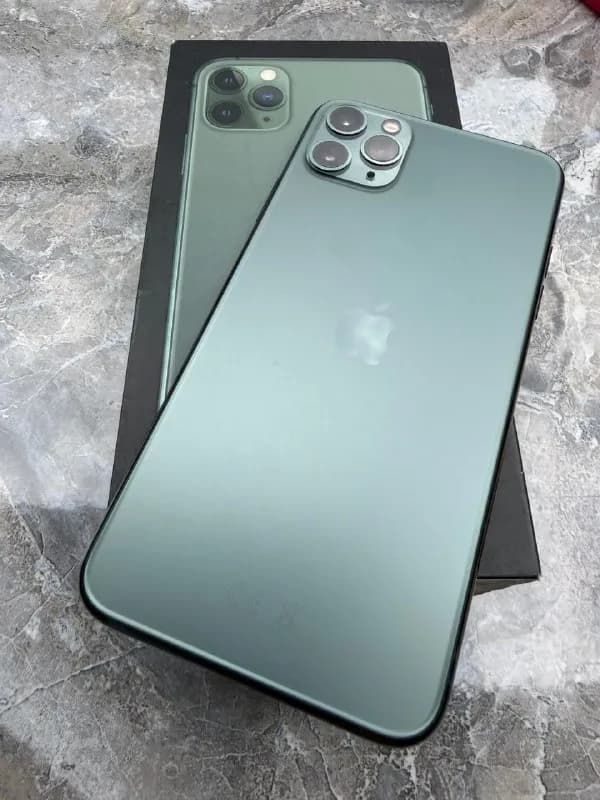 iPhone 11 Pro Max на 64 ГБ в редком и очень красивом темно-зеленом цвете (Midnight Green), в хорошем — Батуми — 550 ₾