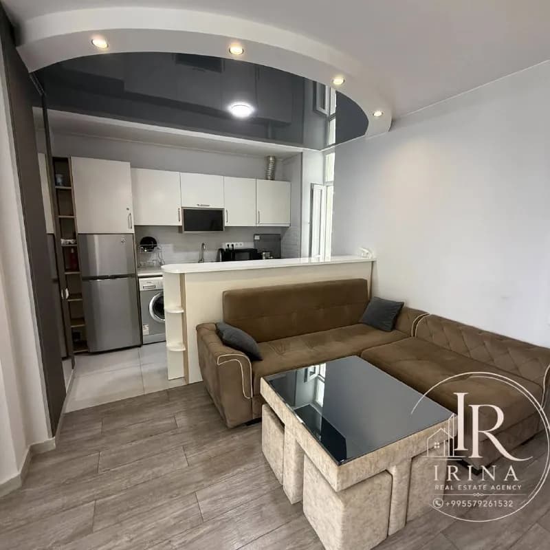 1+1 по улице Реджеба Ниджарадзе, 3 — Батуми — 550 $