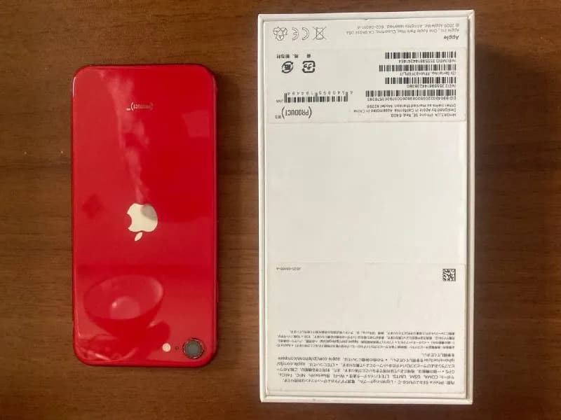 IPhone SE, куплен в 2022 году в Грузии у авторизованного дистрибьютора. 150 лари. — Батуми — 150 ₾