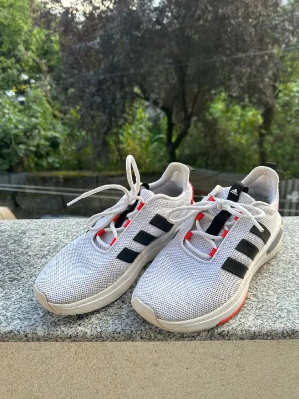 Adidas и шлепки Puma, оригинал, приобретены в Германии, ребёнок вырос, состояние хорошее, размер 38 — Батуми — 50 ₾