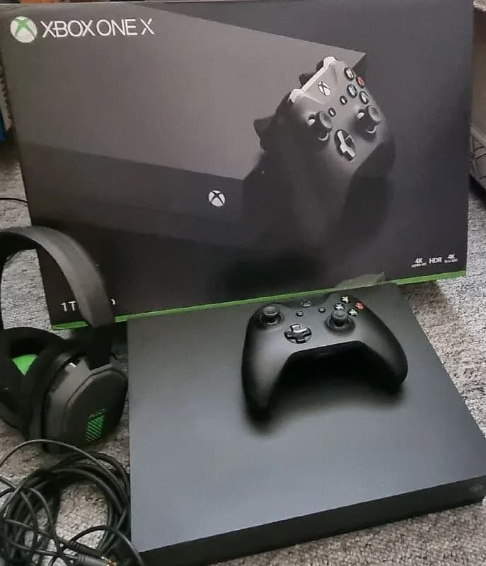 Xbox One X с SSD и 2 геймпадами — Ереван — 130 000 ֏