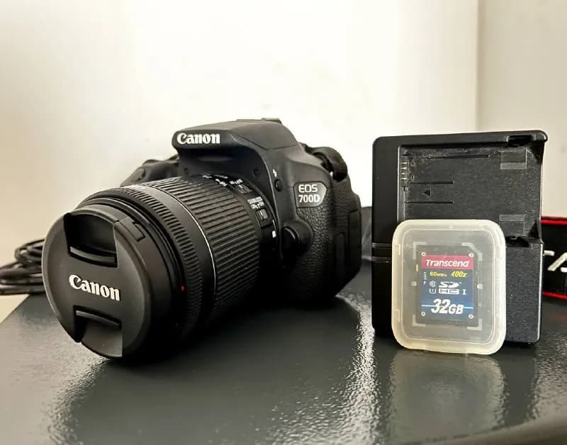 Canon EOS 700D. Объектив 18-135mm. В идеальном состоянии. Отлично подойдет для фотографов и видеолюб — Ереван — 130,000 ֏